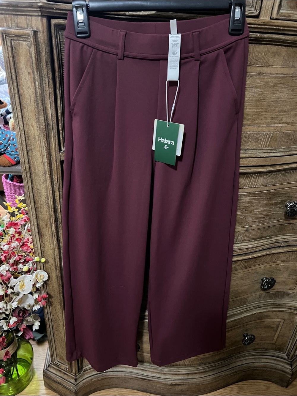 HALARA Wide-Leg Pants in Deep Burgundy